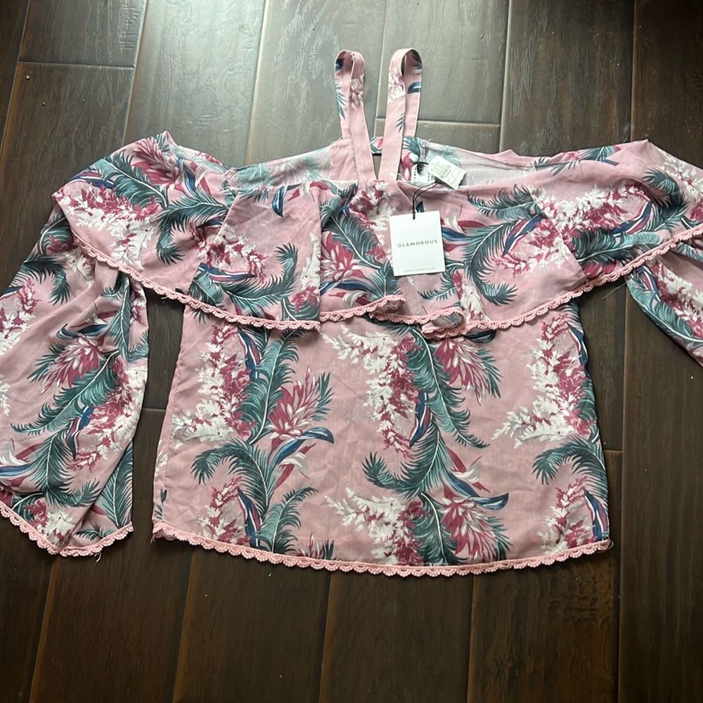 Glamorous off-shoulder Top